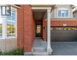 36 BEATTIE Crescent - 5