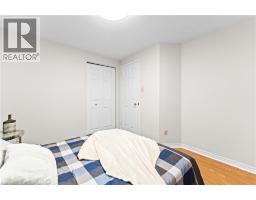 26 WOOLWICH Street - 24