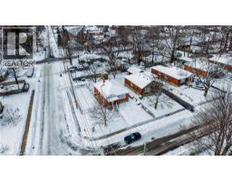 60 DUDHOPE Avenue - 39