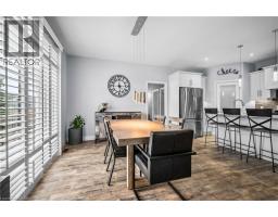 100 TAMARACK Boulevard - 17