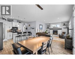 100 TAMARACK Boulevard - 27