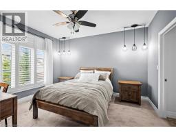 100 TAMARACK Boulevard - 28