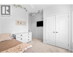 100 TAMARACK Boulevard - 38