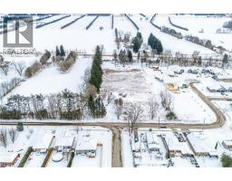 211 THOMPSON Road W - 22