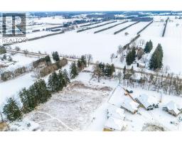 211 THOMPSON Road W - 9