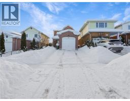 67 NORTHMANOR Crescent - 2