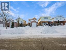 67 NORTHMANOR Crescent - 3