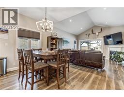 393 ARGYLE Avenue - 12