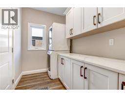 393 ARGYLE Avenue - 7