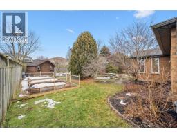 36 ROSECLIFF Court - 41