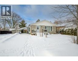 33 GARLAND Crescent - 2