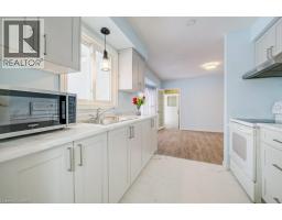 33 GARLAND Crescent - 25