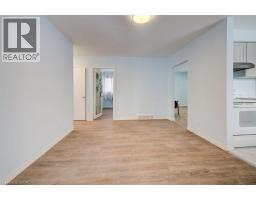 33 GARLAND Crescent - 28