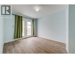 33 GARLAND Crescent - 31