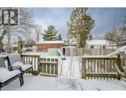 33 GARLAND Crescent - 36