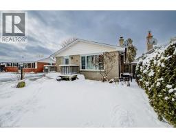 33 GARLAND Crescent - 9