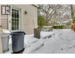 802 WATERLOO Street - 46