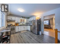 10 BRAMBLE Crescent - 11