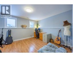 10 BRAMBLE Crescent - 21