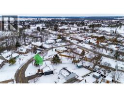 10 BRAMBLE Crescent - 5