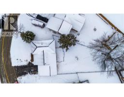 10 BRAMBLE Crescent - 6