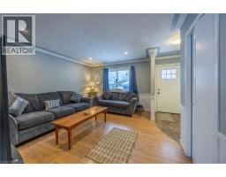 10 BRAMBLE Crescent - 8