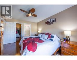 63 UPPER CANADA Drive - 14