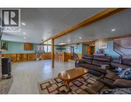 63 UPPER CANADA Drive - 24