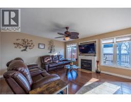 63 UPPER CANADA Drive - 4