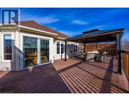 63 UPPER CANADA Drive - 43