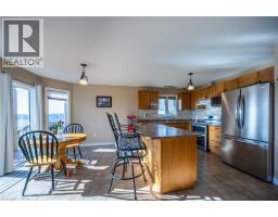 63 UPPER CANADA Drive - 6