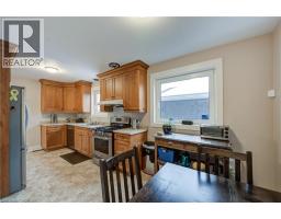 1040 WARWICK Street - 25