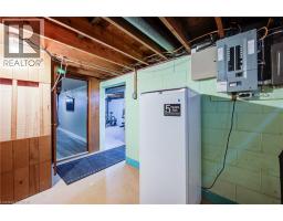 1040 WARWICK Street - 35