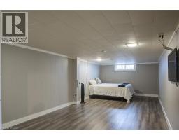 1040 WARWICK Street - 36