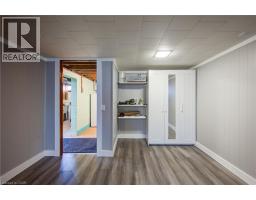 1040 WARWICK Street - 37