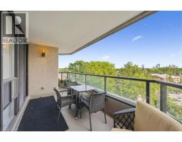 6 WILLOW Street UnitNo. 702 - 32