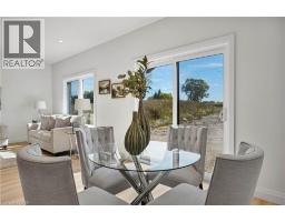 2572 CONSTANCE Avenue - 13