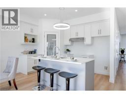 2572 CONSTANCE Avenue - 3