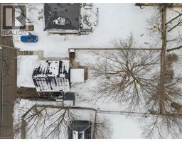 7 RIVERSIDE Drive W - 36