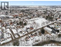 7 RIVERSIDE Drive W - 46