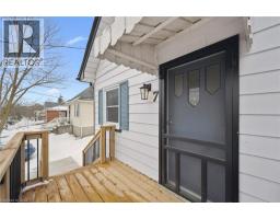 7 RIVERSIDE Drive W - 7