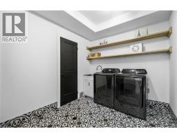 1207 QUEEN Street N - 41