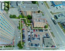 24-26 UNIVERSITY Avenue E - 2