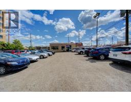 24-26 UNIVERSITY Avenue E - 6