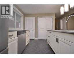 61 BOSWORTH Crescent - 11