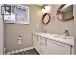 61 BOSWORTH Crescent - 14