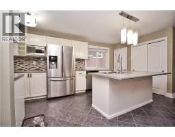 61 BOSWORTH Crescent - 2