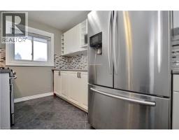 61 BOSWORTH Crescent - 28