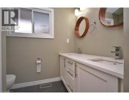 61 BOSWORTH Crescent - 32