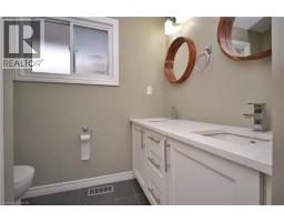 61 BOSWORTH Crescent - 33